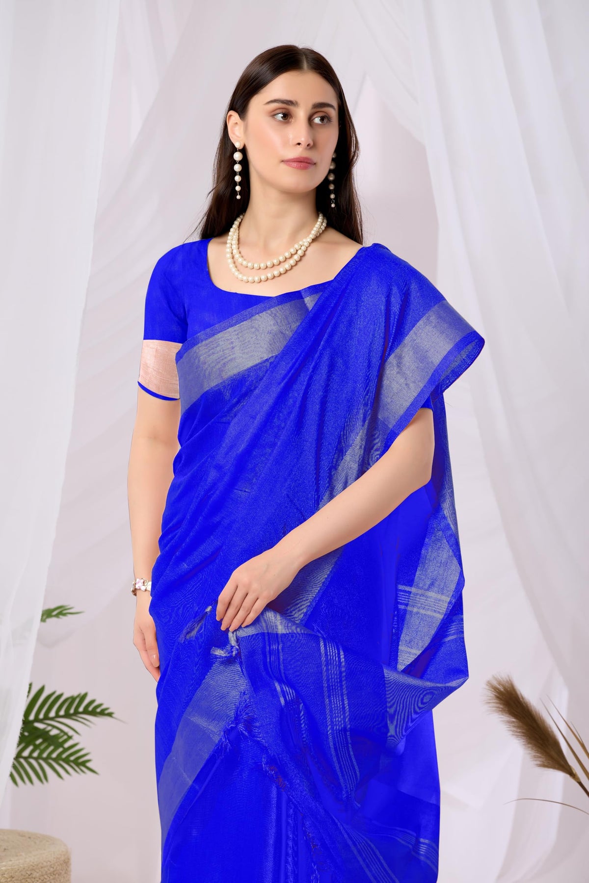 Vasthrlay Ethnic Green Saree with decorative traditional design