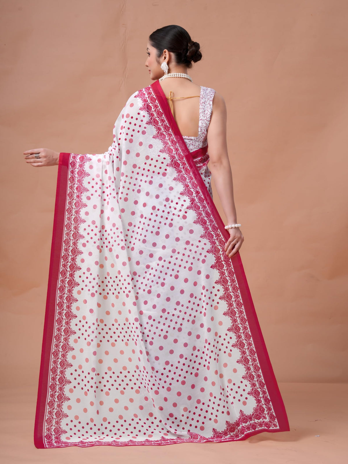 Vasthrlay Red Traditional Saree for wedding and party wear styling