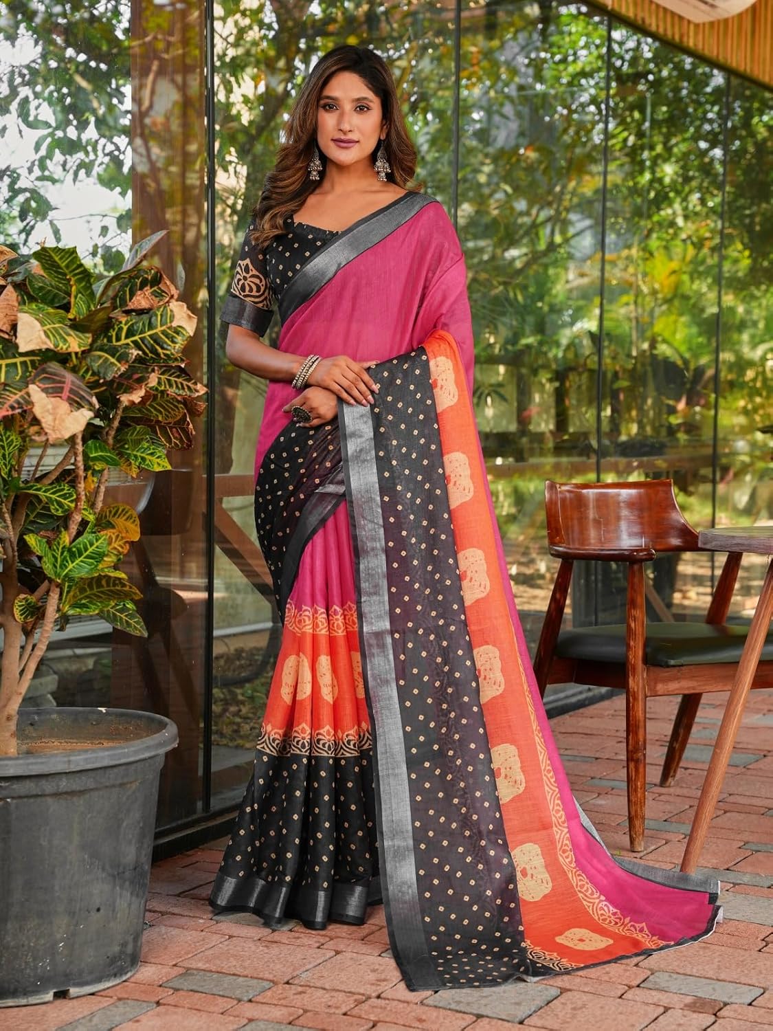 Vasthrlay Classic Traditional Saree with elegant Ethnic styling
