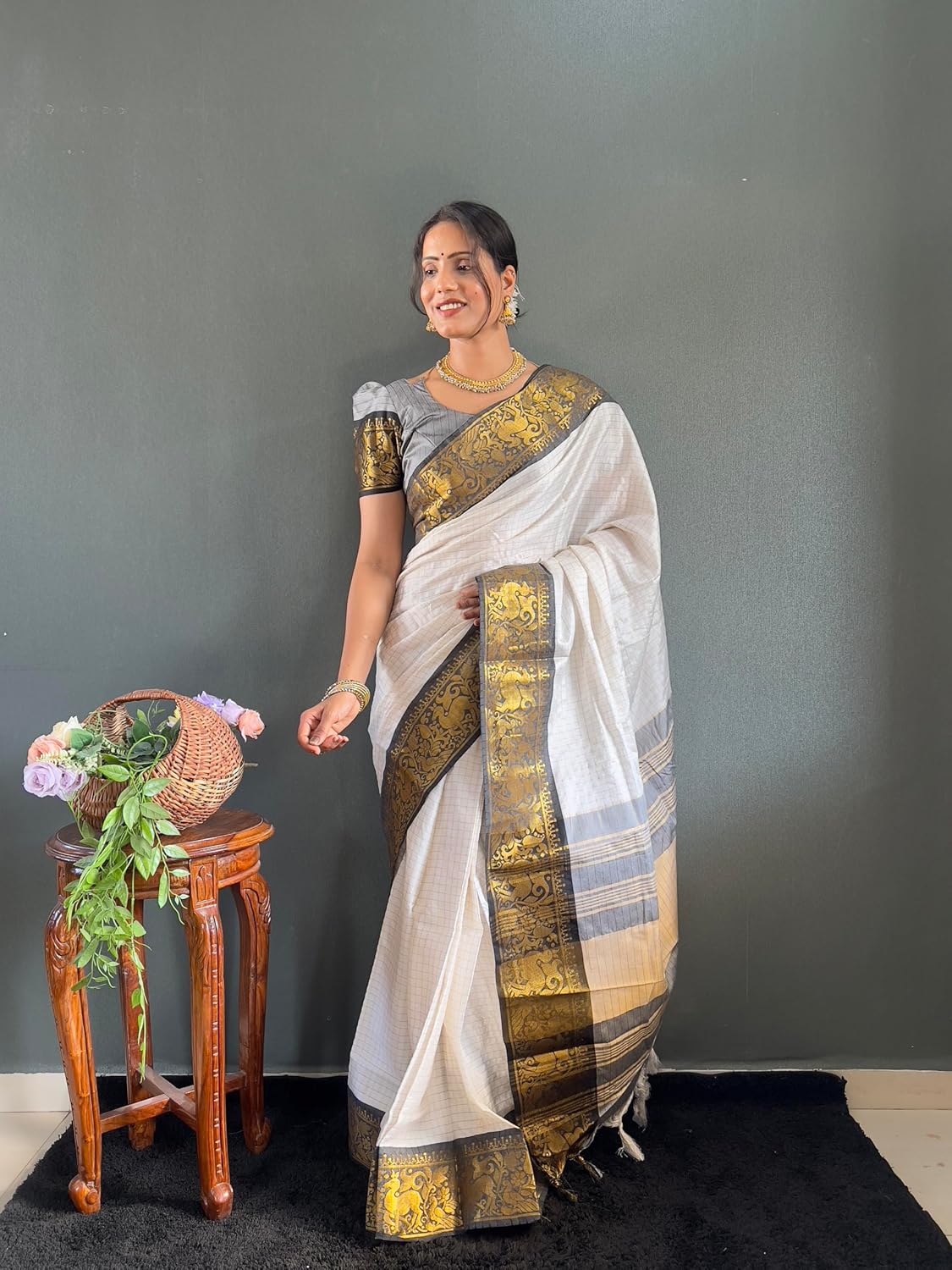 Vasthrlay Kanjivaram Classic Saree with decorative Traditional design