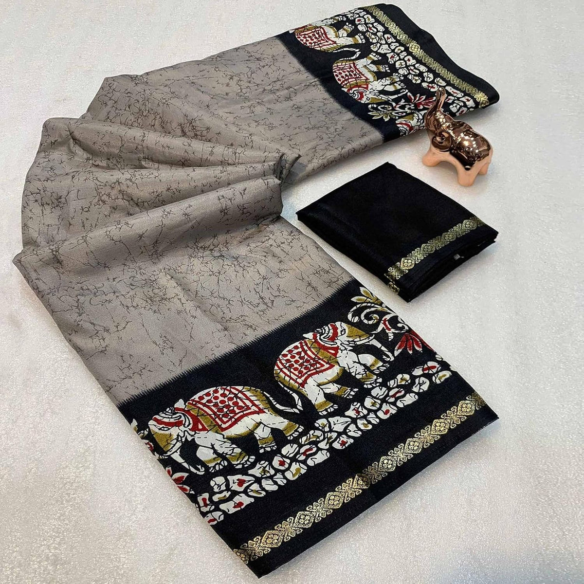 Vasthrlay Ethnic Classic Saree with decorative Kalamkari design