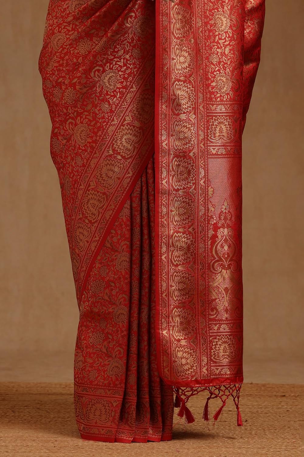 Vasthrlay Woven Saree in Classic with refined ethnic appeal