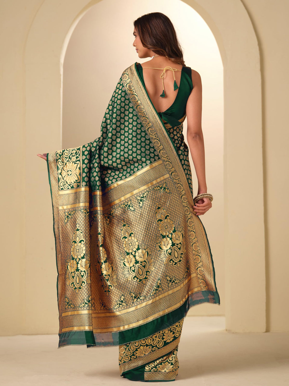 Vasthrlay Woven Saree in Classic with refined banarasi ethnic appeal