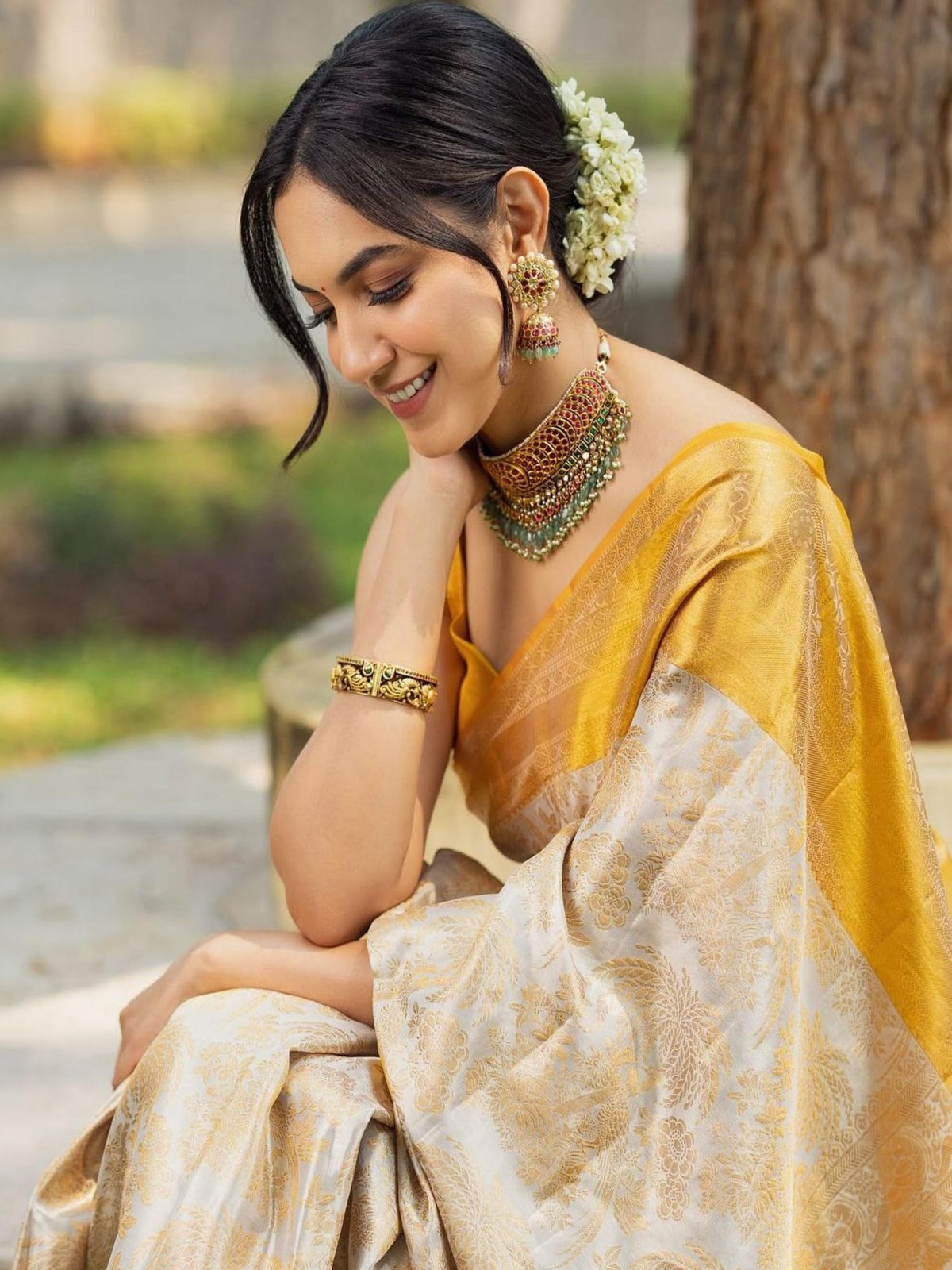 Vasthrlay Classic Traditional Saree for wedding and party wear styling