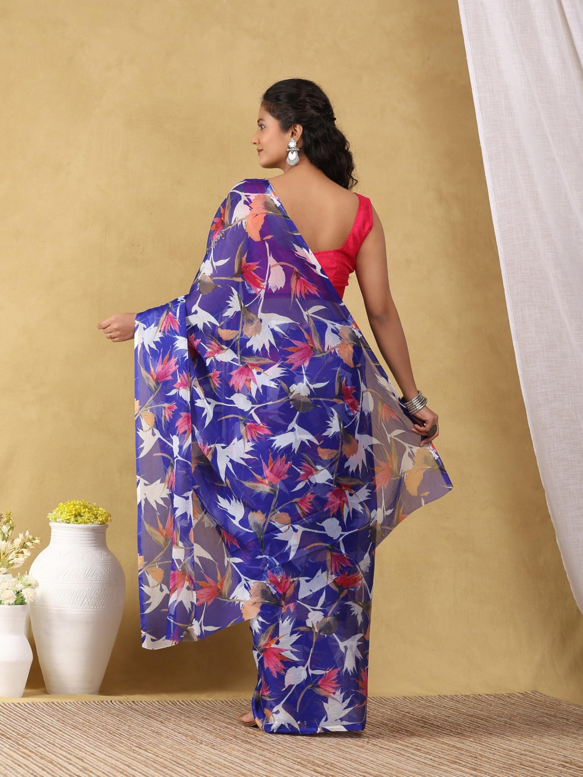 Vasthrlay Floral Saree in Classic with refined chiffon ethnic appeal