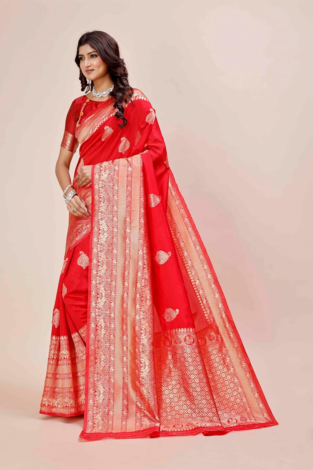 VasthrlayClassic Saree with elegant kanjivaram silk traditional styling