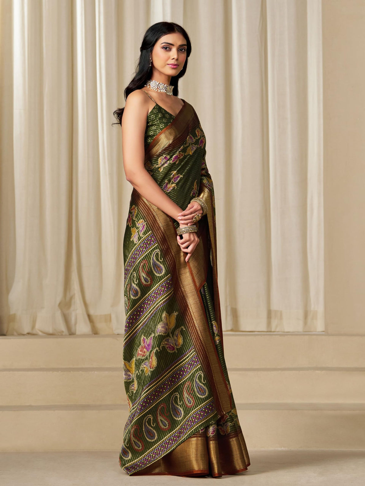 Vasthrlay Printed Saree in Classic with refined ethnic ethnic appeal