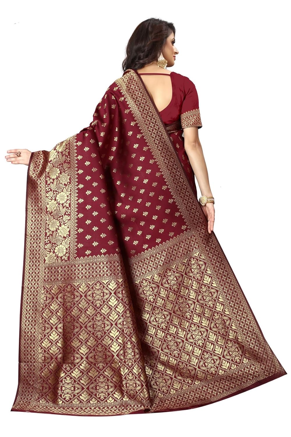VasthrlayEthnic Classic Saree with refined wedding design