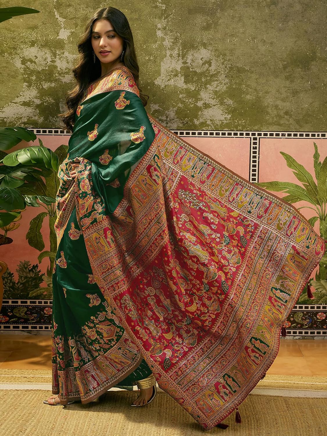 Vasthrlay Green saree with Womens styling and ethnic look