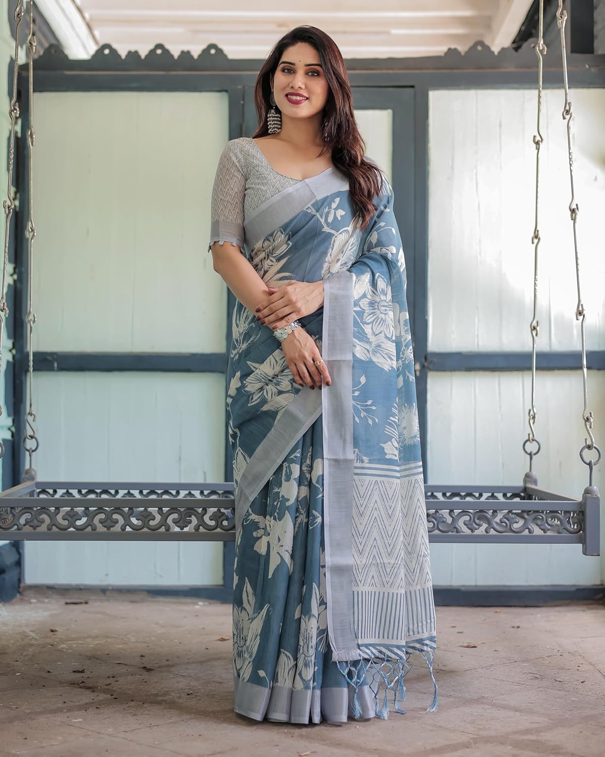 Vasthrlay Printed Saree in Classic with refined ethnic ethnic appeal