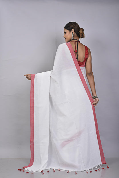 Vasthrlay Classic Traditional Saree with elegant handloom styling