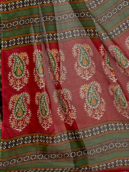 Vasthrlay Cotton Classic Saree with decorative printed design