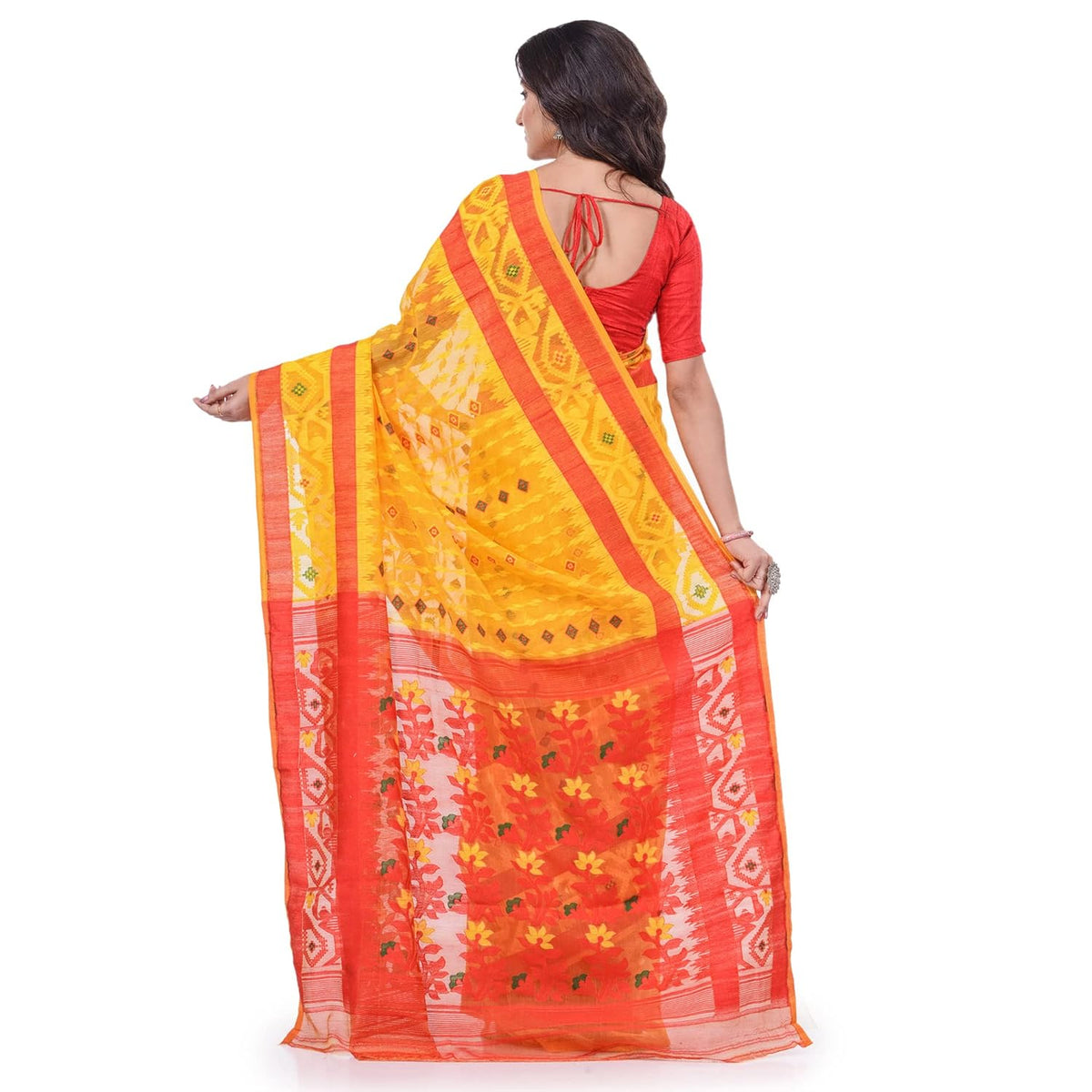 Vasthrlay Classic Traditional Saree with elegant Ethnic styling