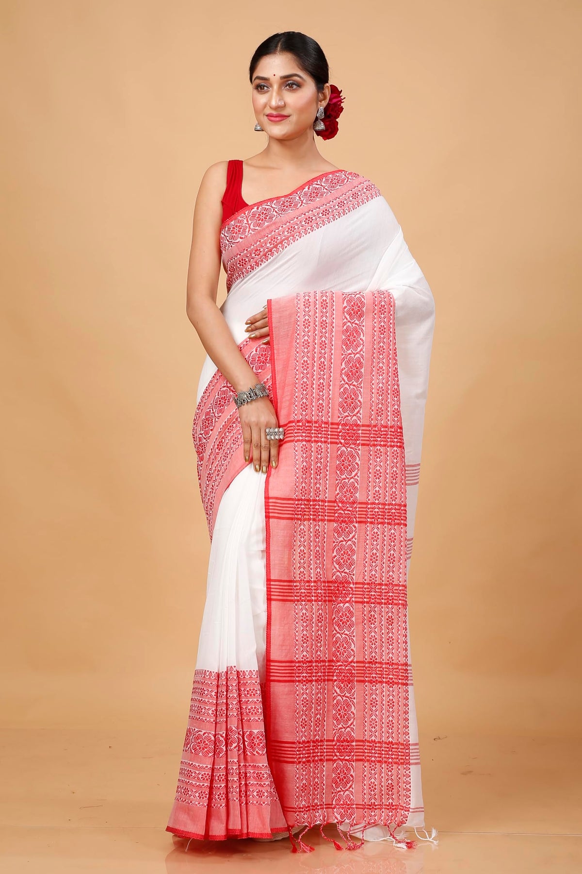 Vasthrlay Classic Traditional Saree for wedding and party wear styling