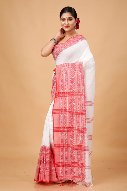 Vasthrlay Classic Traditional Saree with elegant Ethnic styling