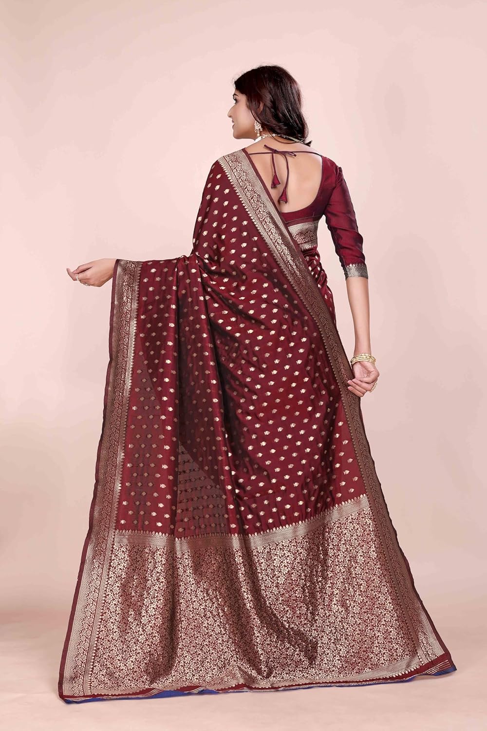 VasthrlayEthnic Classic Saree with refined wedding design