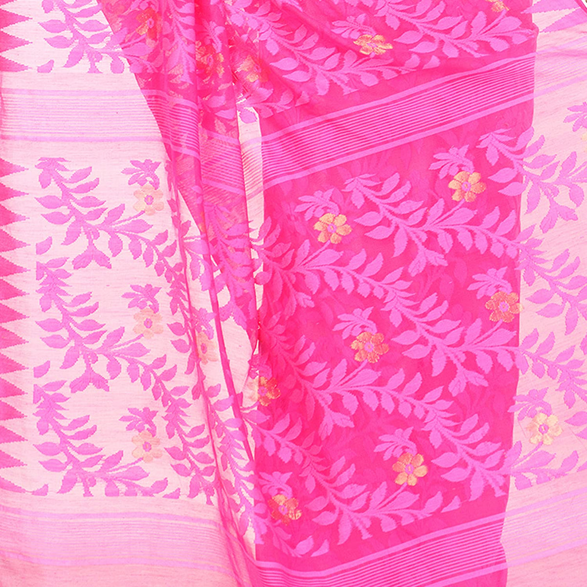 Vasthrlay Traditional Saree in Classic with refined ethnic appeal