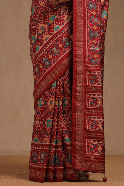 Vasthrlay Print Saree in Maroon with refined ethnic appeal