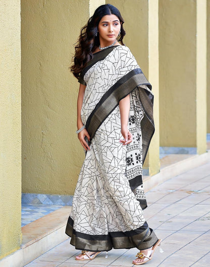 Vasthrlay Red saree with Printed styling and ethnic look