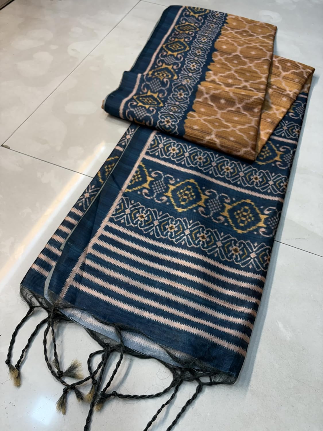 Vasthrlay Classic Traditional Saree for wedding and party wear styling