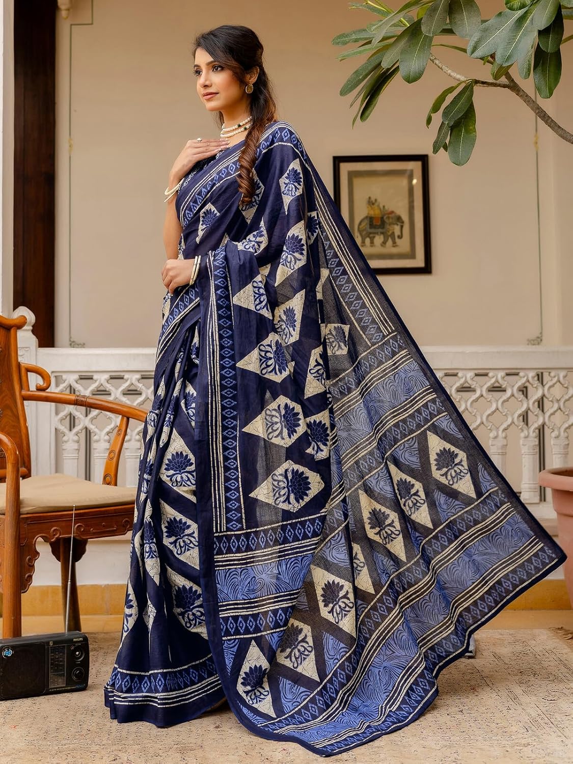 Vasthrlay Red Printed Saree with elegant ethnic styling