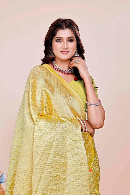 VasthrlayWedding Saree in Classic with elegant ethnic ethnic appeal