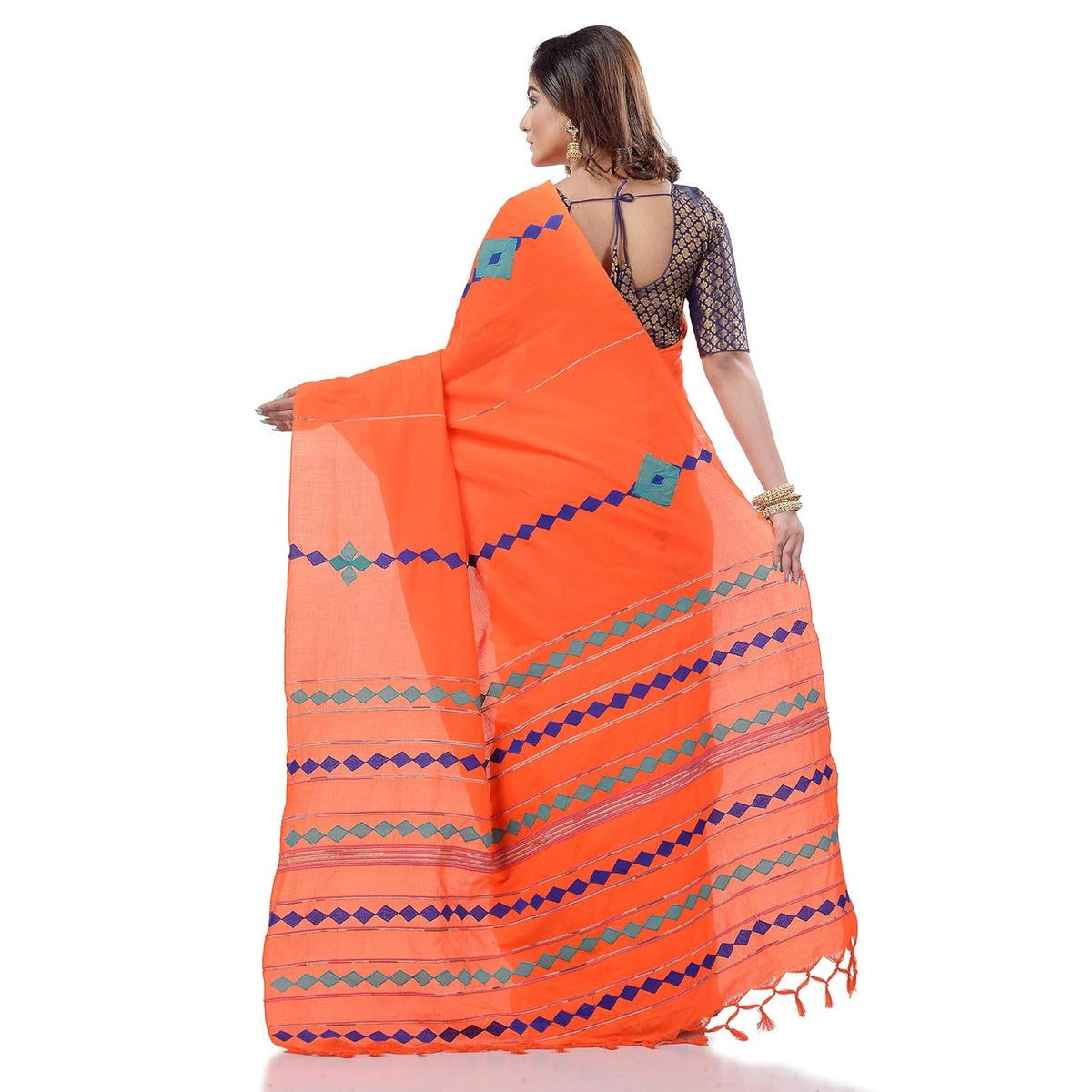 Vasthrlay Classic Traditional Saree for wedding and party wear styling