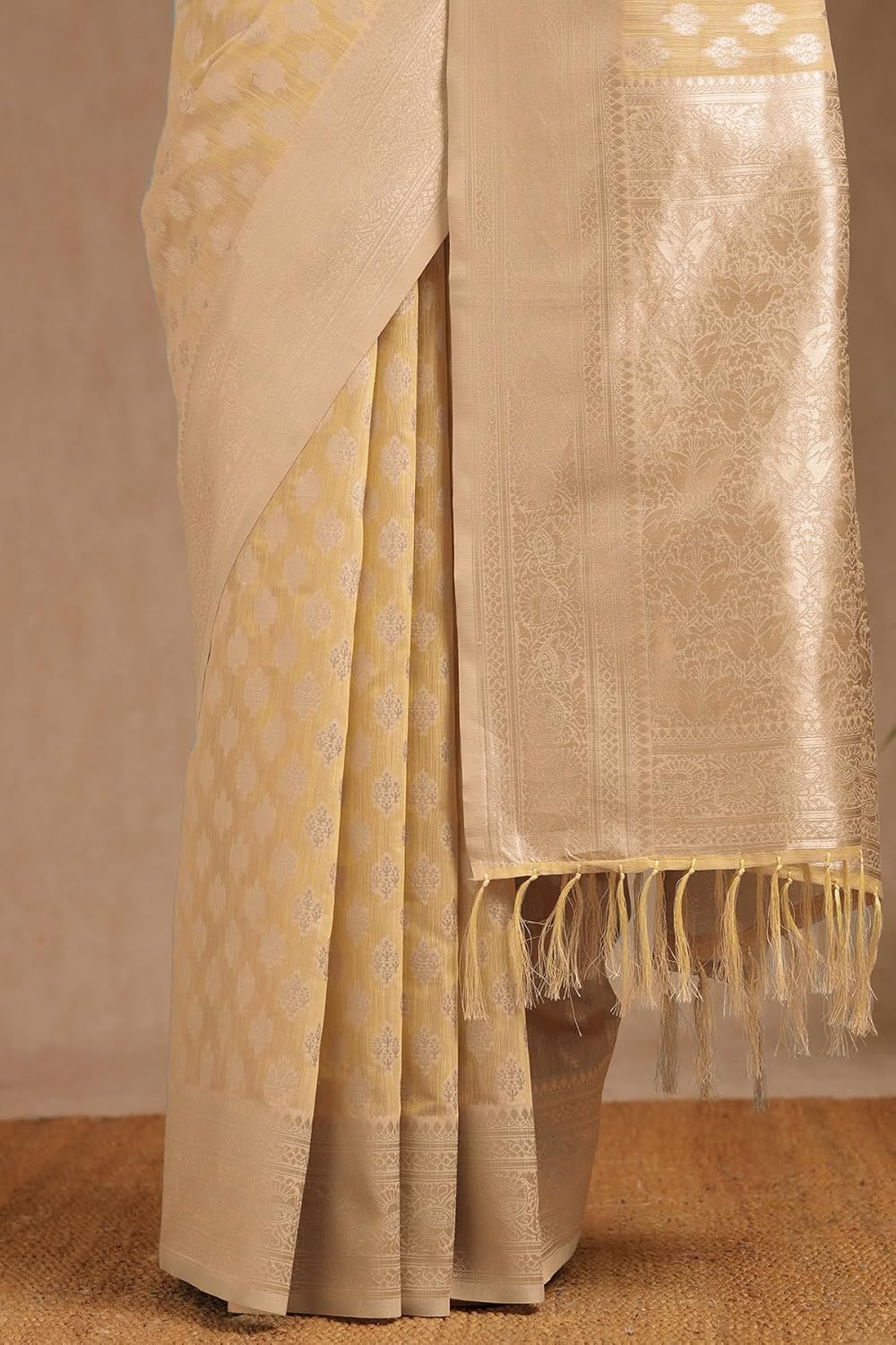 Vasthrlay Peach Traditional Saree for wedding and party wear styling