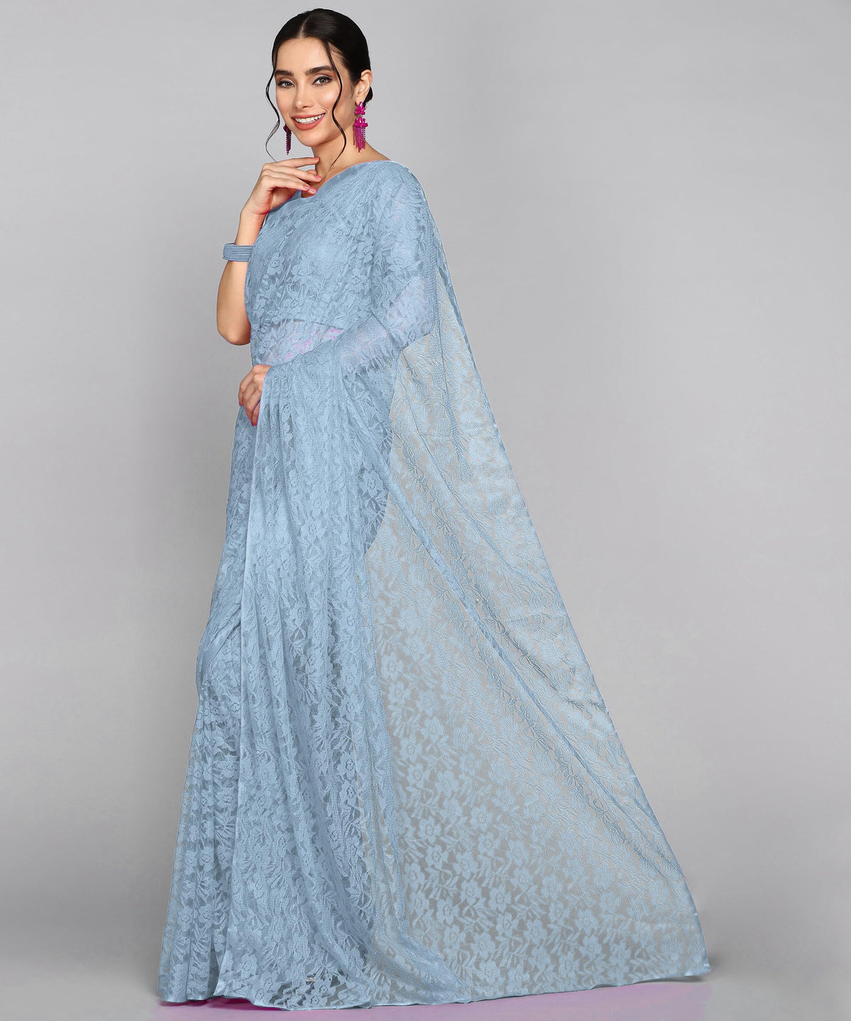 Vasthrlay Ethnic Classic Saree with decorative traditional design