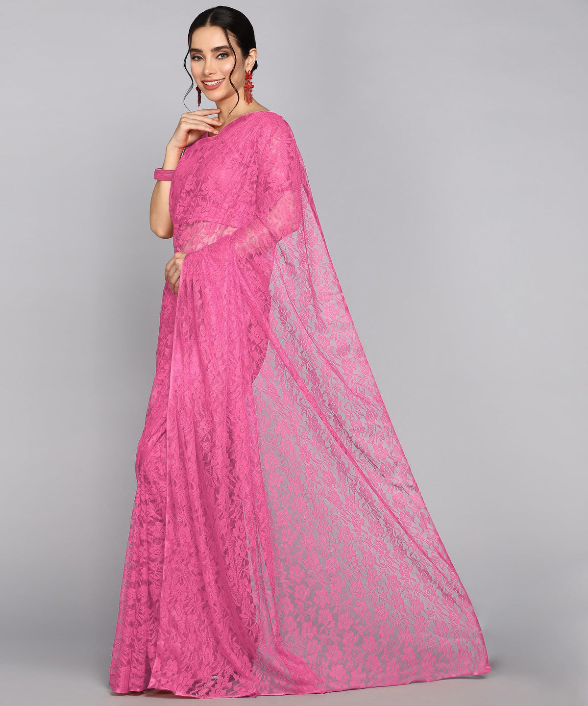 Vasthrlay Ethnic Classic Saree with decorative traditional design