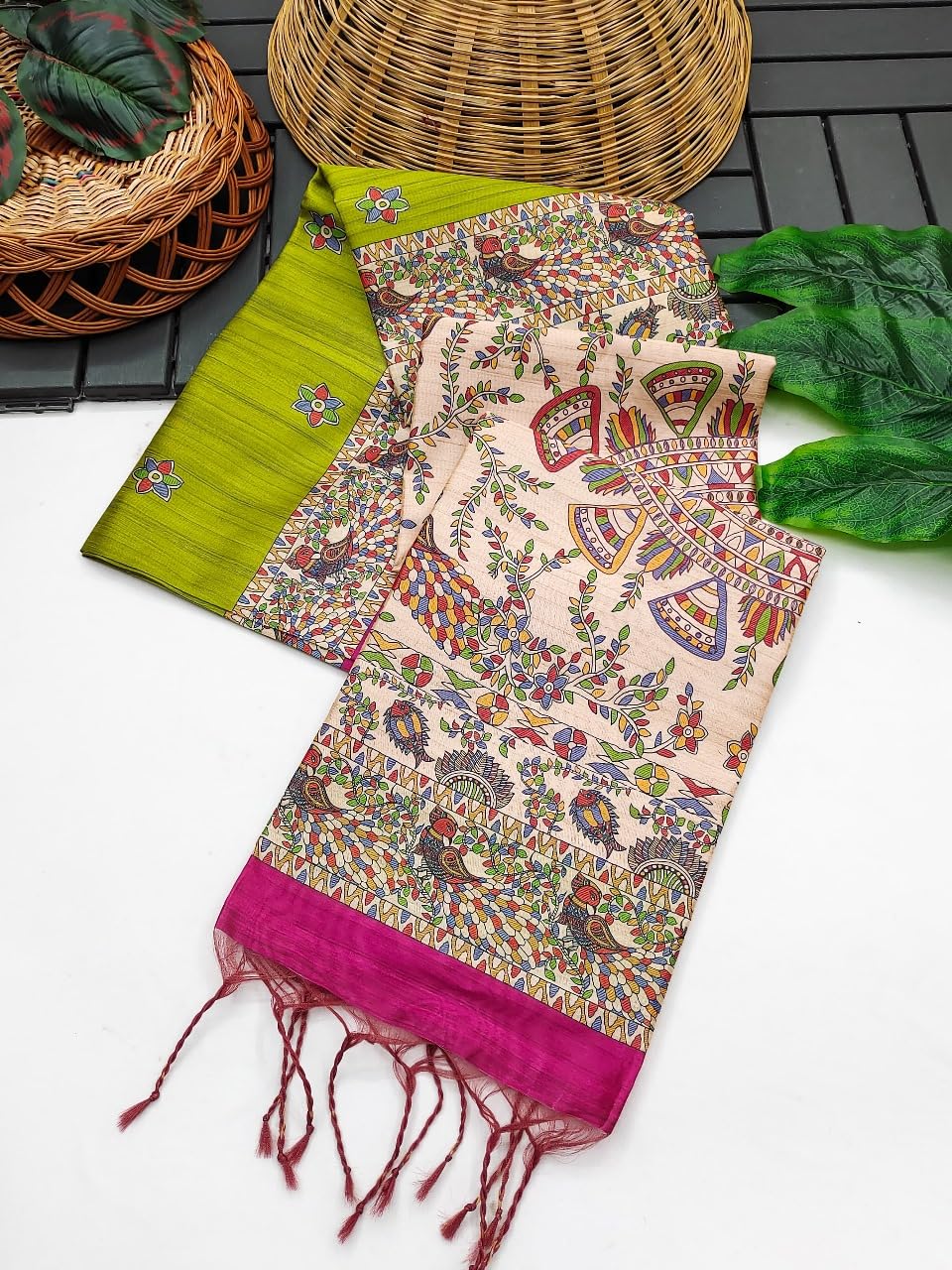 Vasthrlay Ethnic Classic Saree with decorative Madhubani design