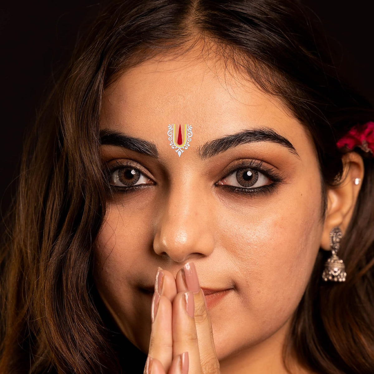 Comet Busters Krishna Ji Tilak Bindis 20 mm Gold Red and White 3 Bindis