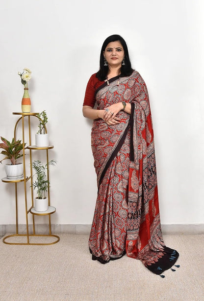 Vasthrlay Classic Traditional Saree for wedding and party wear styling