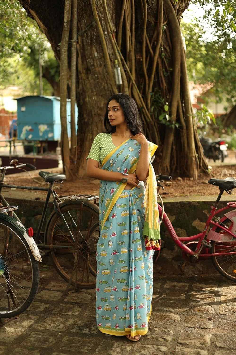 Vasthrlay Classic Traditional Saree with elegant Ethnic styling