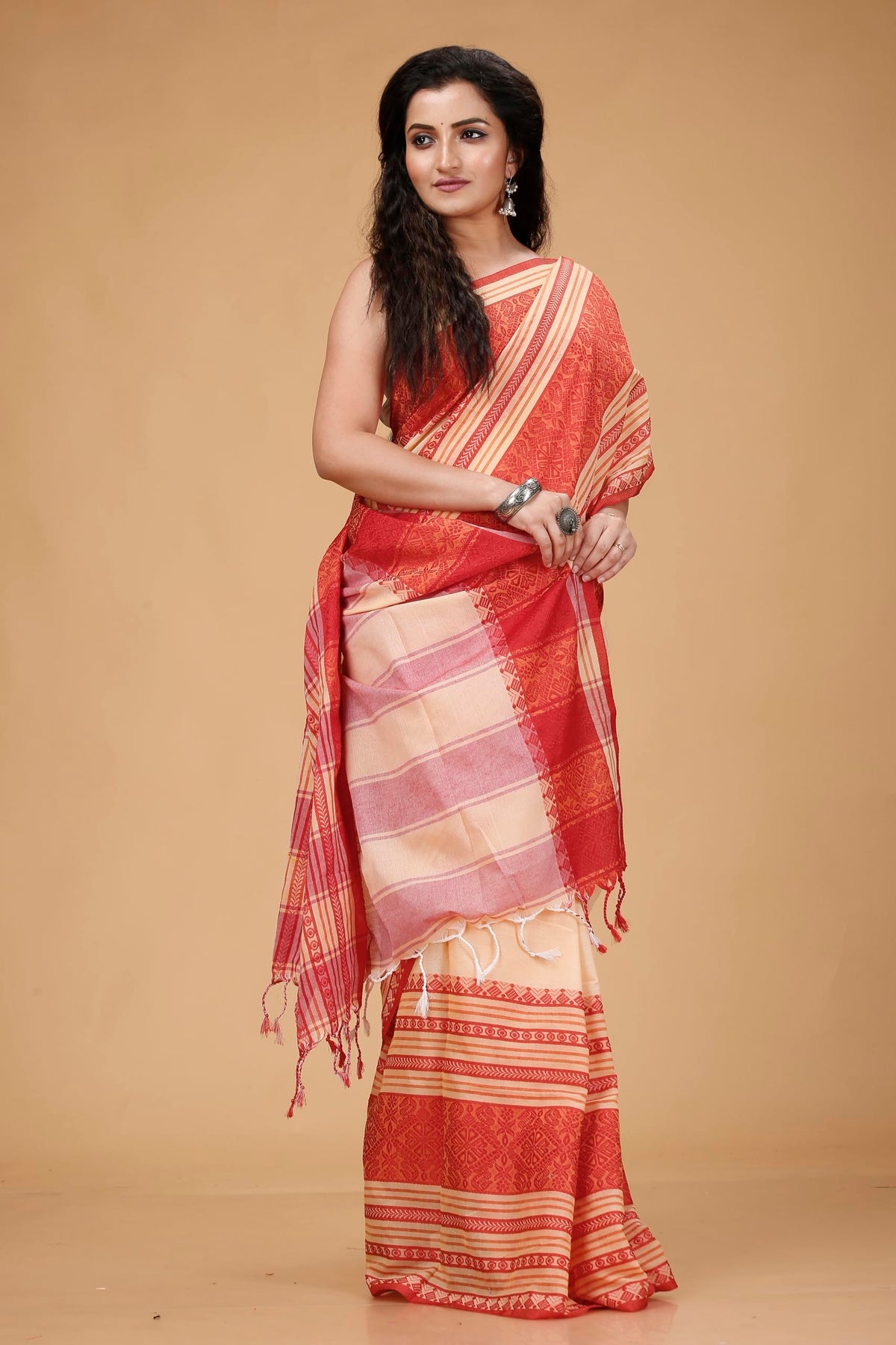 Vasthrlay Classic Traditional Saree with elegant Ethnic styling