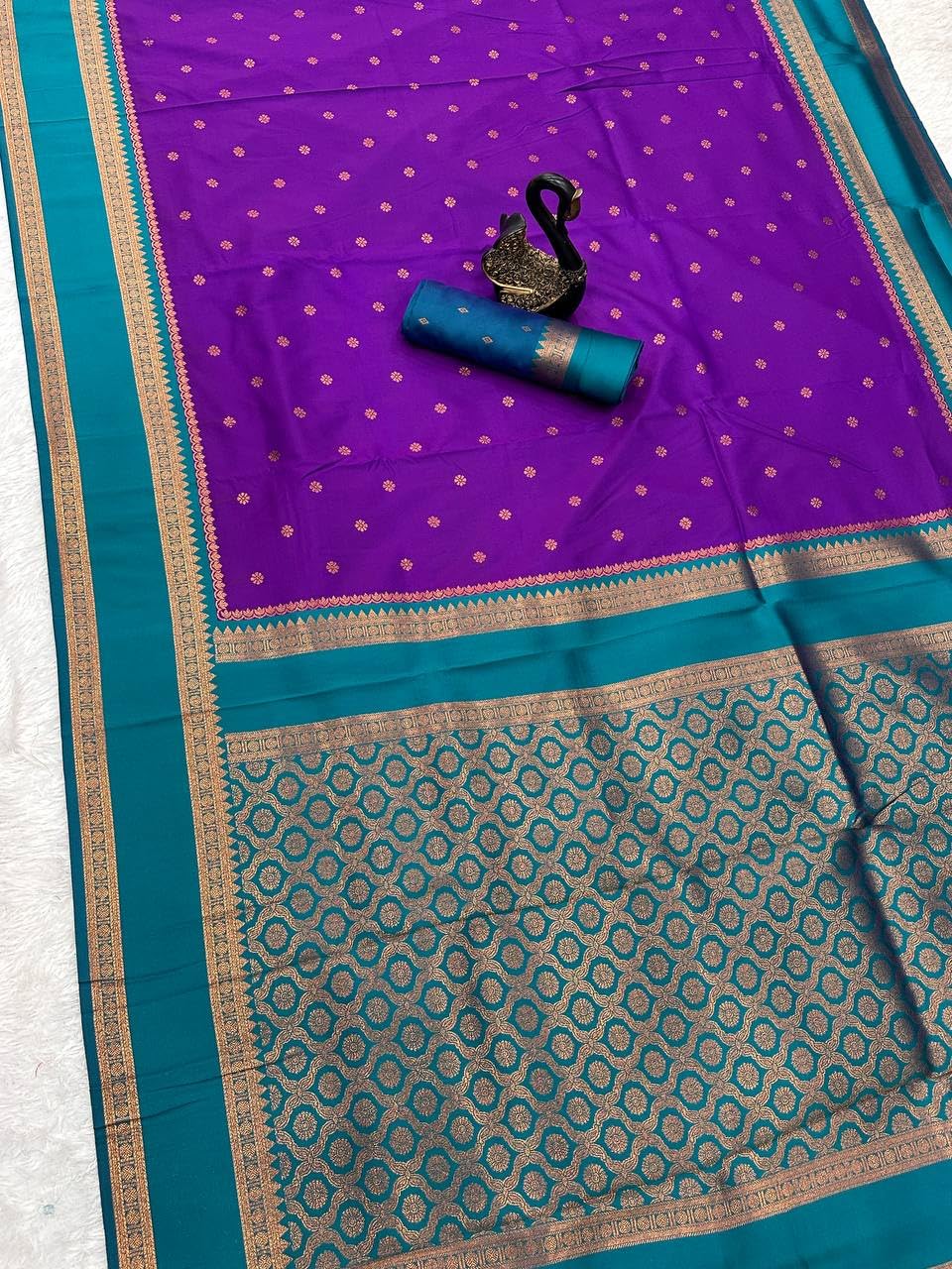Vasthrlay Classic Traditional Saree with elegant Banarasi styling