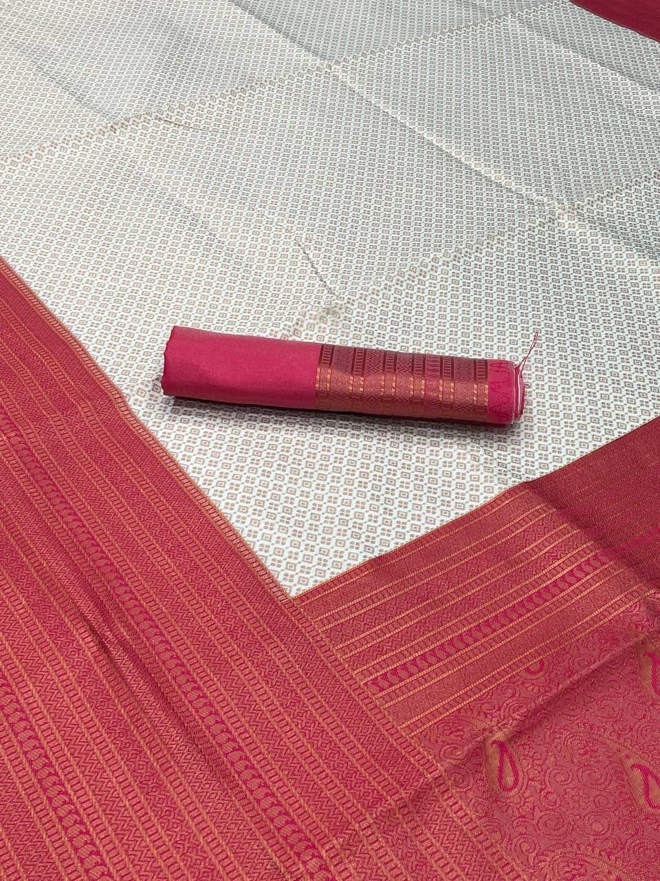 Vasthrlay Ethnic Classic Saree with decorative Traditional design