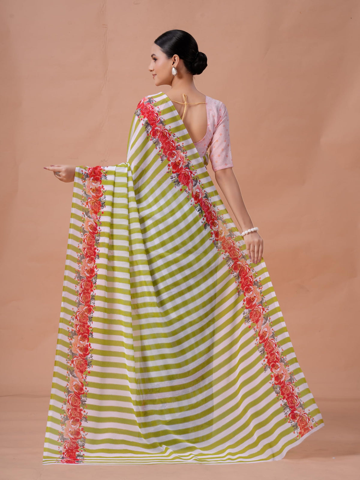 Vasthrlay Pink Traditional Saree for wedding and party wear styling