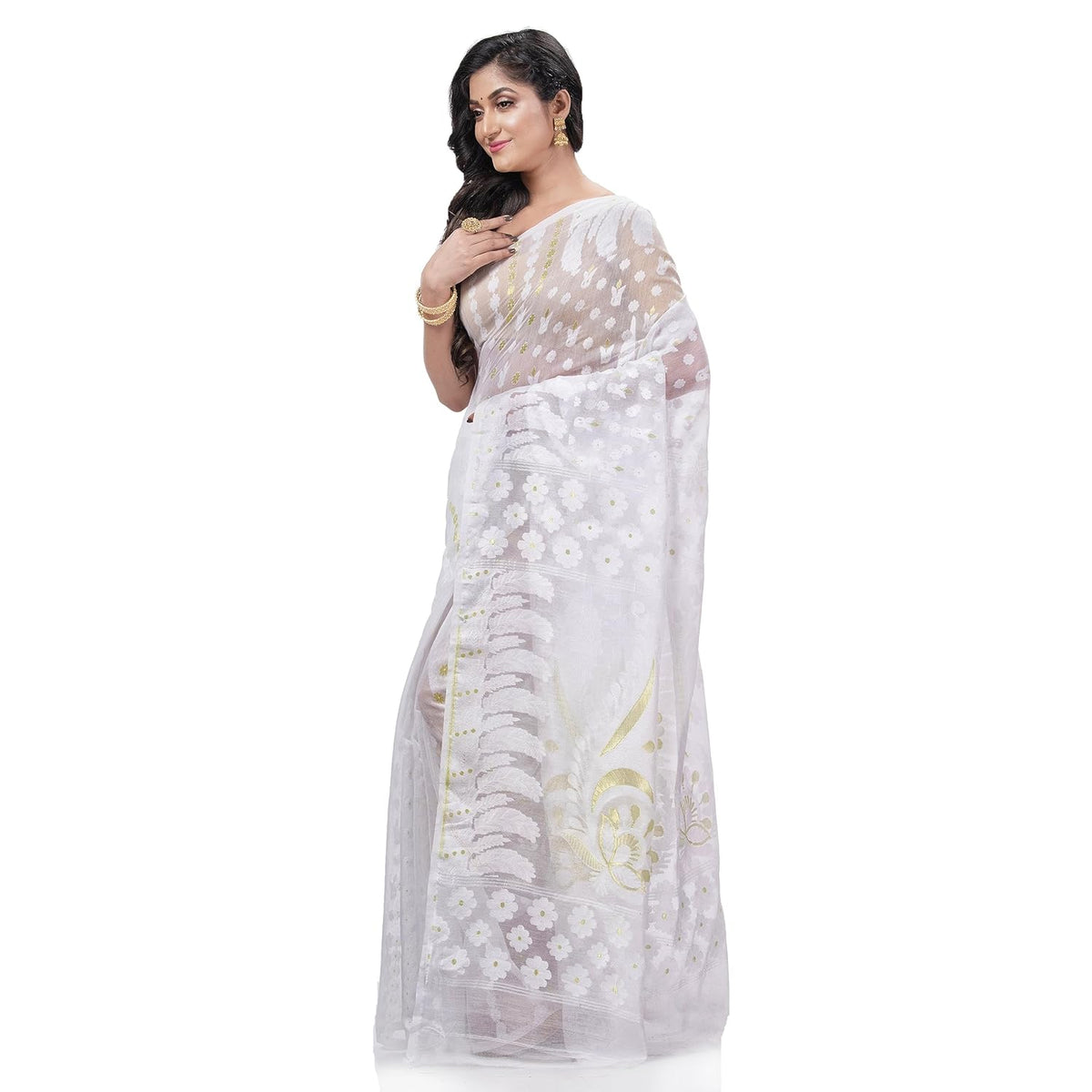 Vasthrlay Ethnic Classic Saree with decorative Traditional design