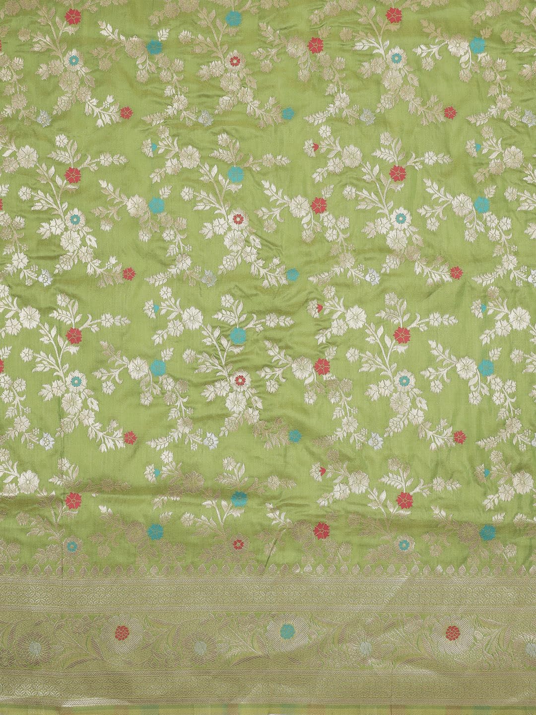 Vasthrlay Traditional Saree in Classic with refined banarasi ethnic appeal