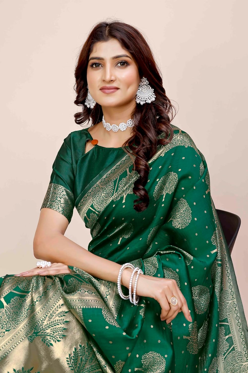 VasthrlayClassic Traditional Saree for wedding and party wear styling