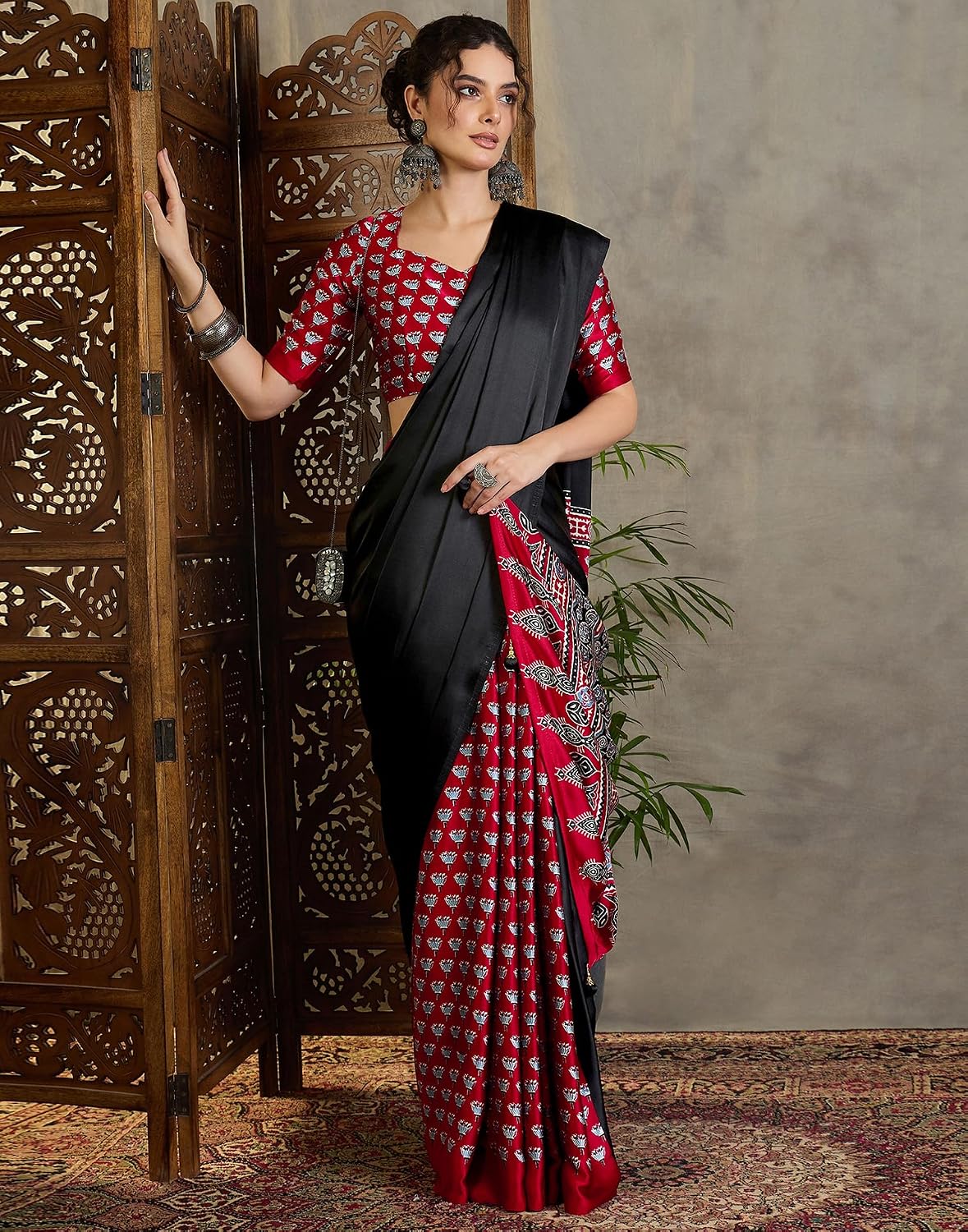 Vasthrlay Printed saree design in Maroon traditional style