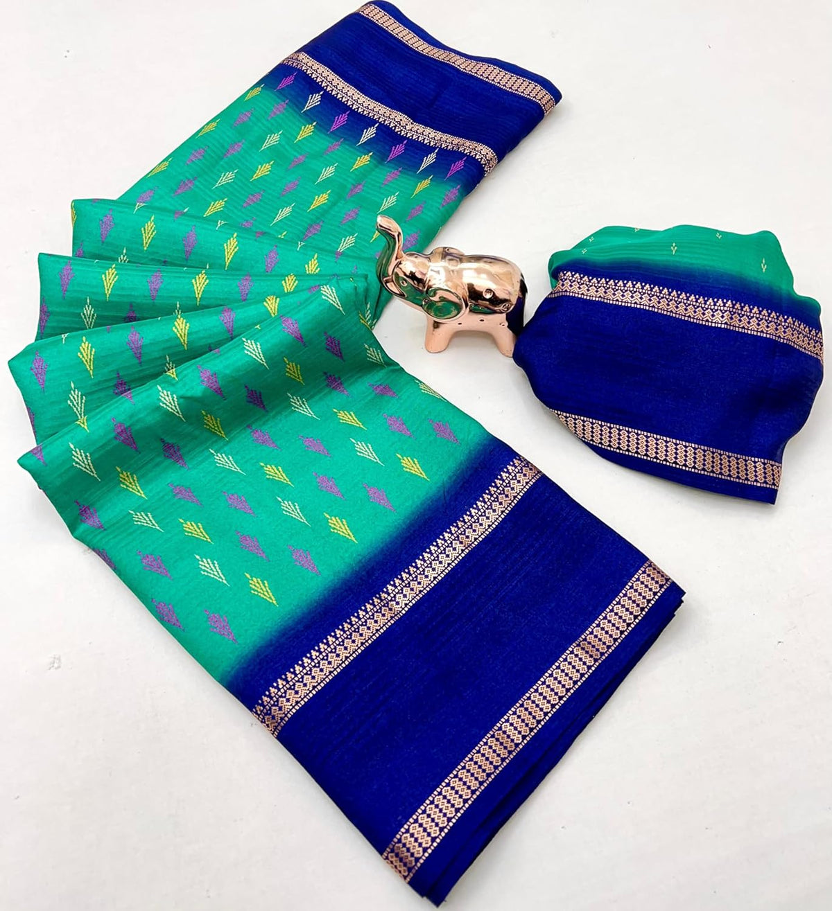 Vasthrlay Ethnic Classic Saree with decorative Traditional design