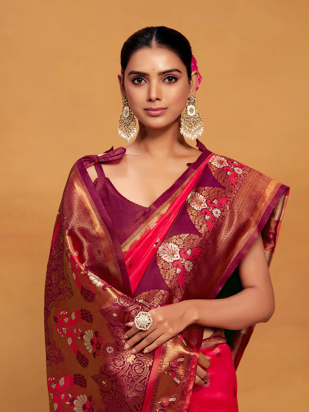 Vasthrlay Classic Traditional Saree with elegant paithani styling