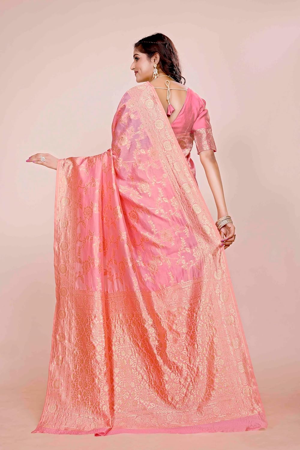 VasthrlayEthnic Classic Saree with refined wedding design