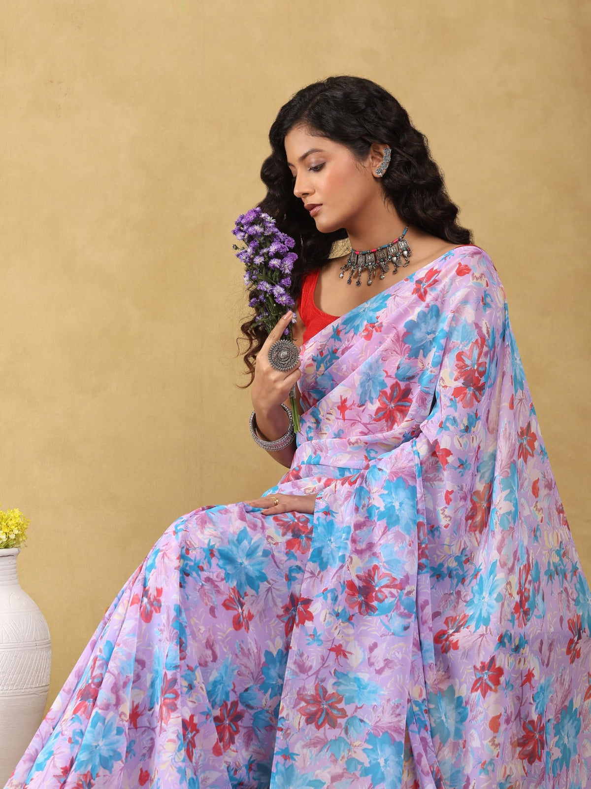 Vasthrlay Georgette Classic Saree with decorative floral design