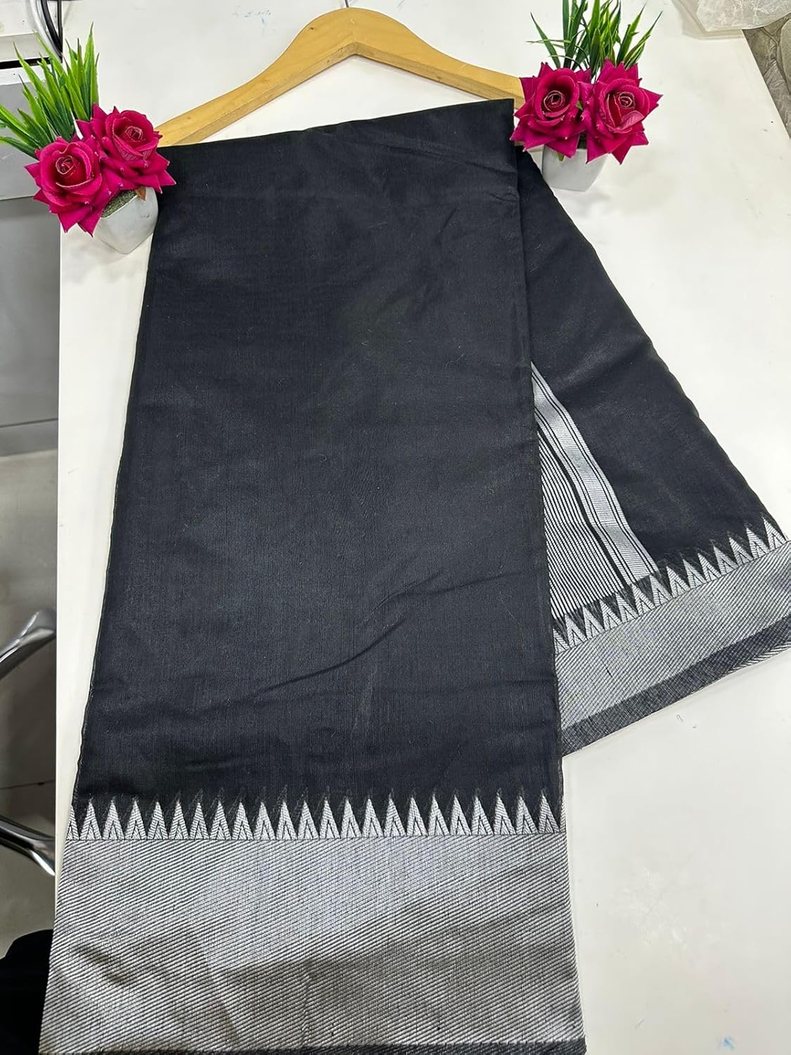 Vasthrlay Weaving Saree in Classic with refined ethnic appeal