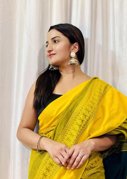 Vasthrlay Traditional Saree in Classic with refined ethnic appeal