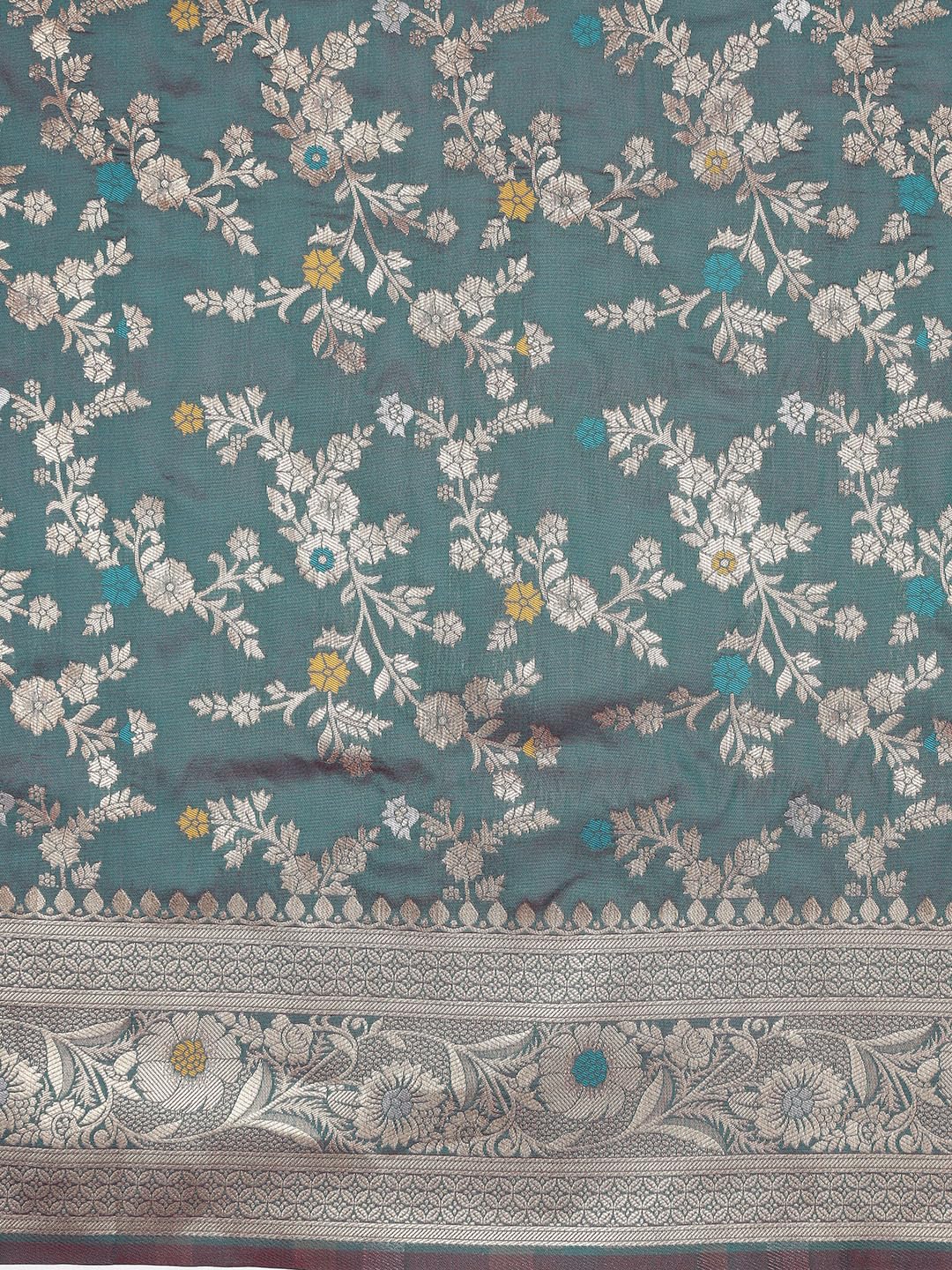 Vasthrlay Traditional Saree in Classic with refined banarasi ethnic appeal