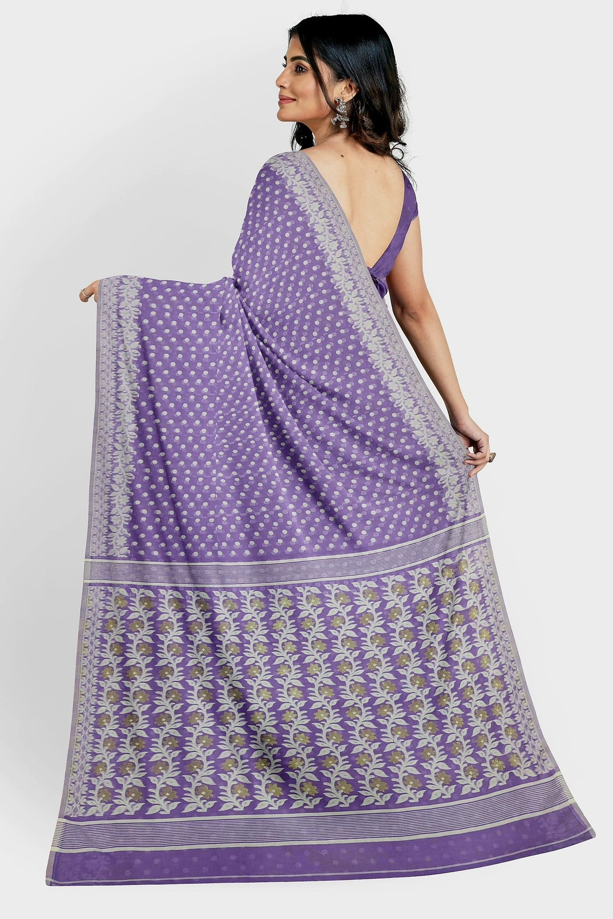 Vasthrlay Handloom Classic Saree with decorative traditional design